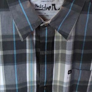 QuickSilver men’s plaid Dress shirt